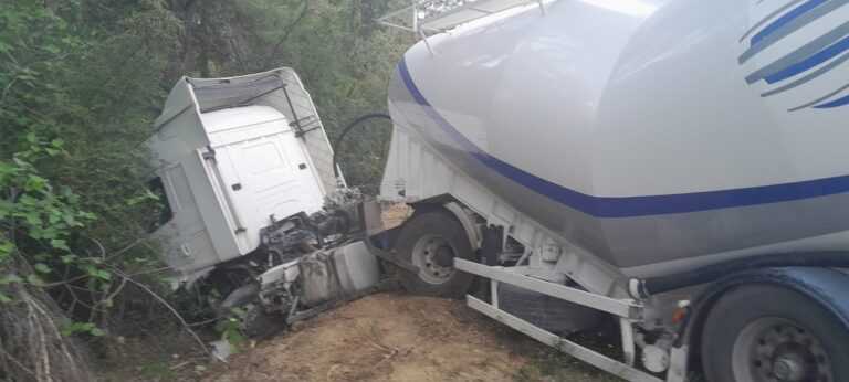 Τροχαίο Σοκ στην Εθνική Οδό Πρέβεζας-Ηγουμενίτσας: ΙΧ και Φορτηγό Συγκρούονται Σε Μετωπική Σύγκρουση!