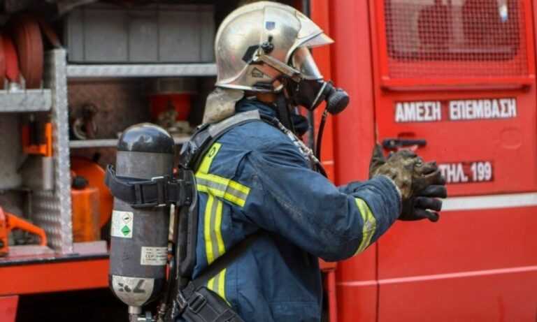 Συναγερμός στον Πειραιά: Διαμέρισμα έχει τυλιχθεί στις φλόγες