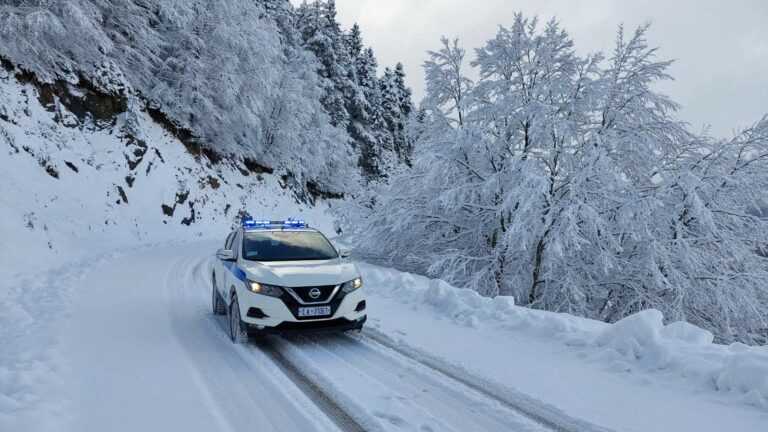 Συνεχίζονται οι έντονες χιονοπτώσεις στα ορεινά της Ηπείρου