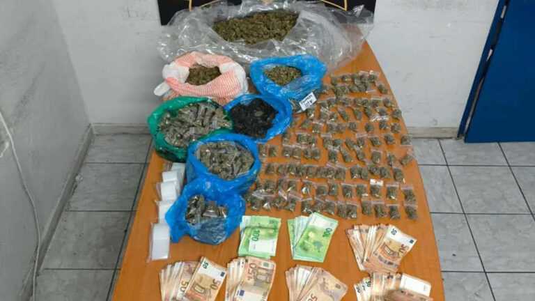 Συμμορία ανηλίκων διακινούσε ναρκωτικά σε σχολεία – Θα προμήθευαν με κάνναβη μαθητές