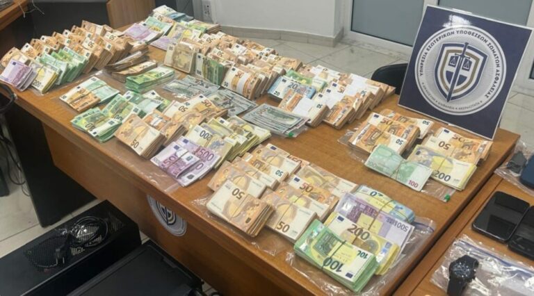 Αποκαλύψεις που σοκάρουν: Το κύκλωμα των πολεοδόμων και τα χιλιάδες ευρώ κρυμμένα μέσα σε φακέλους και αλουμινόχαρτα