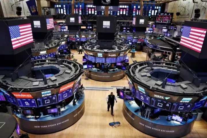 Wall Street: Μεγάλη άνοδος δεικτών με την έναρξη της «χρυσής εποχής» Τραμπ
