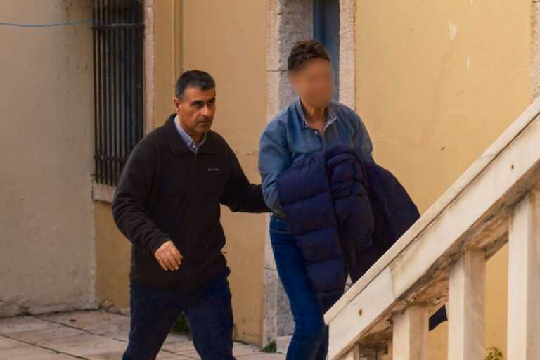 Κύκλωμα παράνομων υιοθεσιών: Οι δύο γυναικολόγοι αφέθηκαν ελεύθεροι με περιοριστικούς όρους.