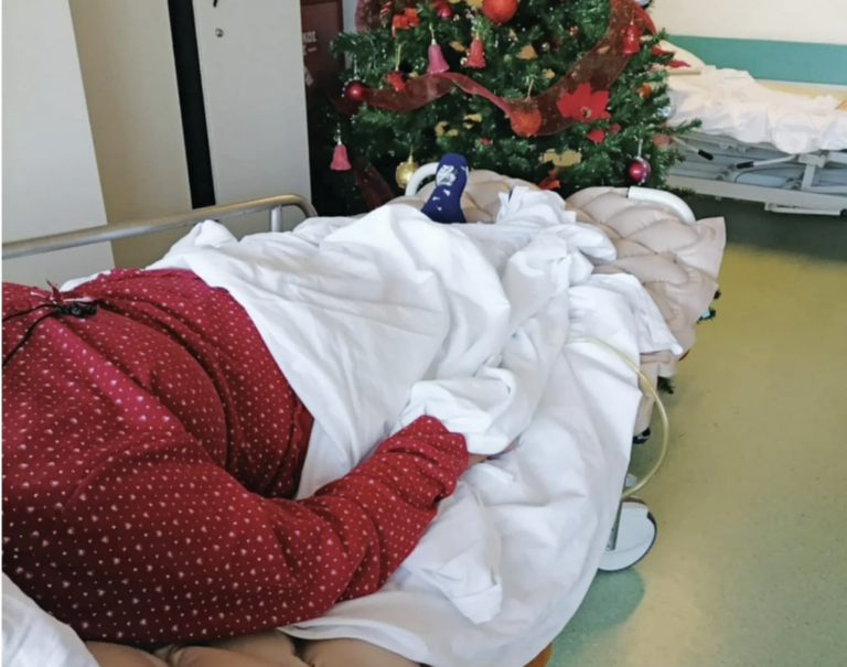 Αττικόν: Καρκινοπαθής ξεχασμένη σε ράντσο για πέντε ημέρες – Η κραυγή αγωνίας της μητέρας της