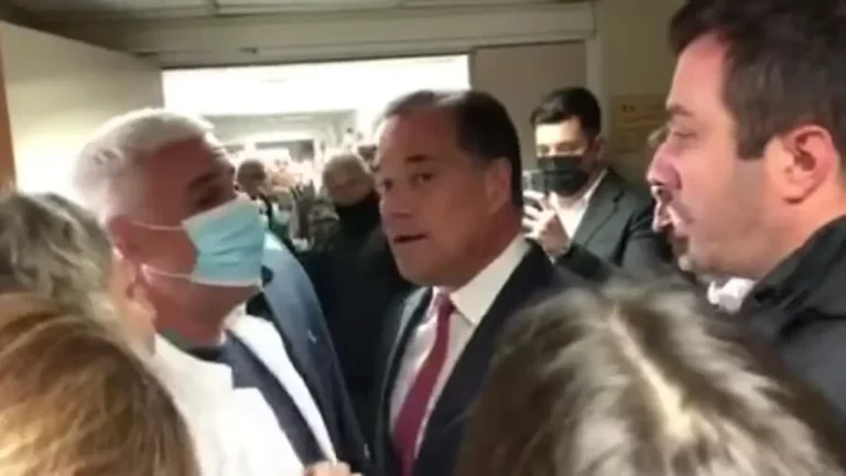 Επεισόδιο στο «Γεώργιος Γεννηματάς»: Ο Γεωργιάδης αντιμέτωπος με εξοργισμένους γιατρούς