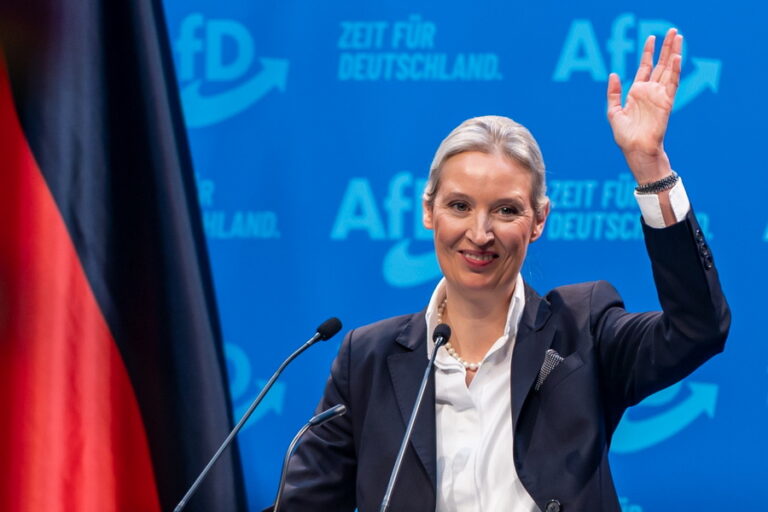 Ακροδεξιά άνοδος στη Γερμανία: Το AfD προτείνει μαζική απέλαση μεταναστών πριν τις εκλογές