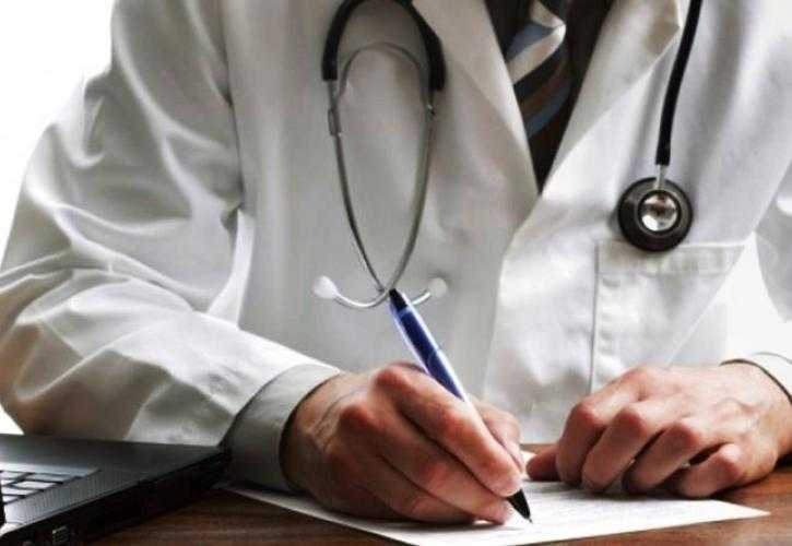 Παράνομες συνταγογραφήσεις: «Μας έκλεψε τον ΑΜΚΑ και άρχισε να γράφει φάρμακα» – Τι καταθέτουν τα θύματα.