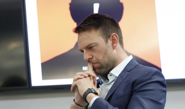 Στέφανος Κασσελάκης : Έρχεται με το βιβλίο του να προκαλέσει “μεγάλη τρικυμία “σε πολλά στελέχη του ΣΥΡΙΖΑ – Στις 16 Ιανουαρίου η παρουσίαση στο Πολεμικό Μουσείο