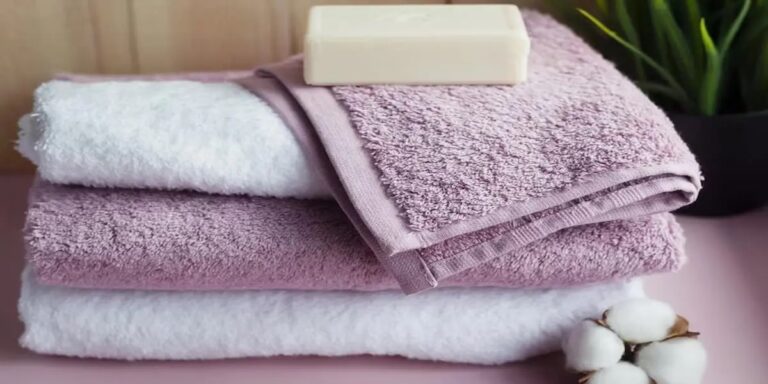 Πλύσιμο πετσετών μπάνιου: Πώς να διατηρήσετε καθαρές και υγιεινές.