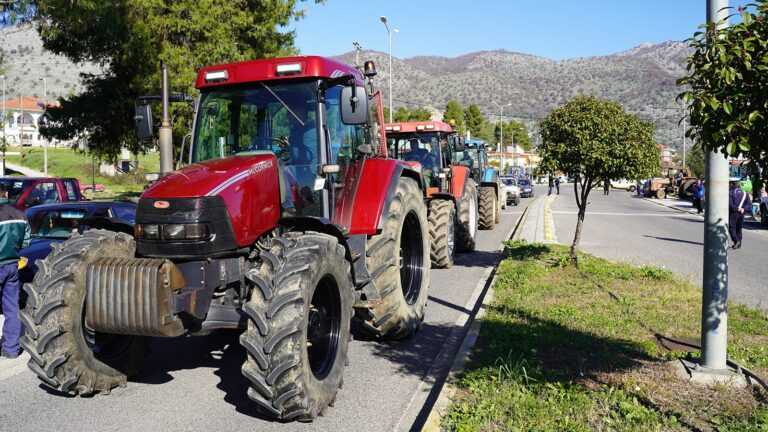 Αποφασισμένοι οι αγρότες: Στήθηκε μπλόκο στον Λούρο Πρέβεζας