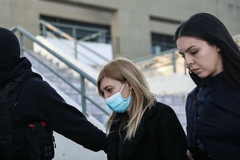 Η απολογία της Ρούλας Πισπιρίγκου στο Μικτό Ορκωτό Δικαστήριο: «Δεν έχω σκοτώσει τις κόρες μου».
