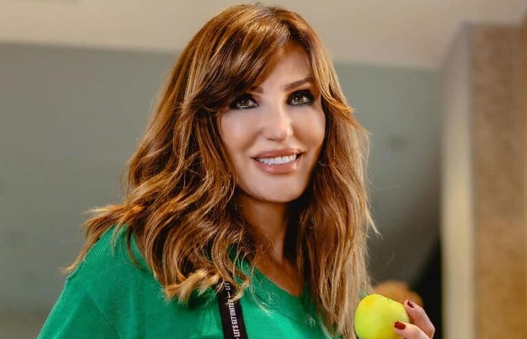 Βίκυ Χατζηβασιλείου: Σοκαρισμένη από τη ληστεία στο σπίτι της – «Άκουσα συρτάρια να χτυπάνε. Μου πήρε τσάντες, πορτοφόλια…»