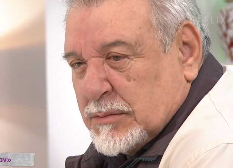 Ο Τάσος Χαλκιάς αποκαλύπτει: «Δεν βγήκα ποτέ να φωτογραφηθώ με το δασύτριχο στήθος μου…»