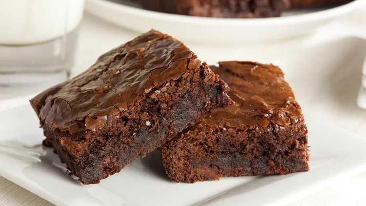 Απίθανα brownies με 3 μόνο υλικά – Η πιο γρήγορη συνταγή!
