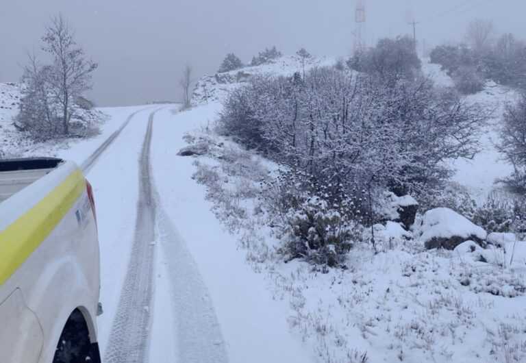 Άρτα: Κλειστός ο δρόμος από τη Ροδαυγή προς Φανερωμένη λόγω έντονης χιονόπτωσης
