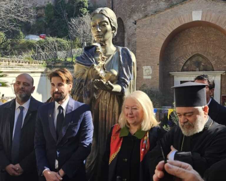 Νέο άγαλμα της Μαρίας Κάλλας στην είσοδο του ναού του Αγίου Θεοδώρου Τήρωνος στην Ιταλία