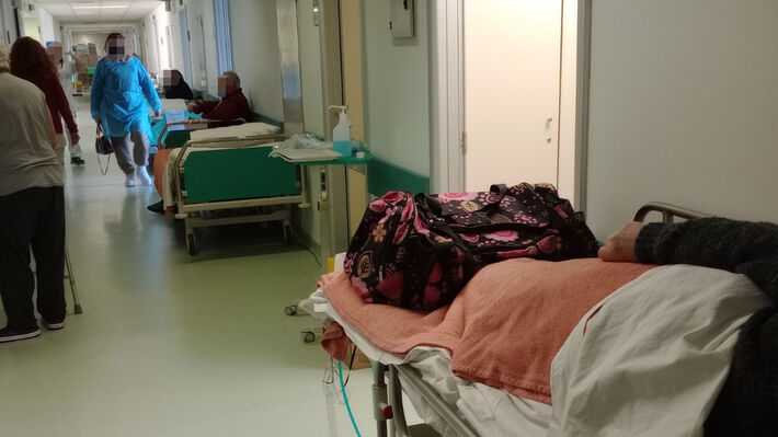 Νέο ρεκόρ αθλιότητας με ράντζα: Από τις 220 εισαγωγές ασθενών, οι 140 νοσηλεύτηκαν στον διάδρομο! 22 ασθενείς δεν έβρισκαν ούτε ράντζο!