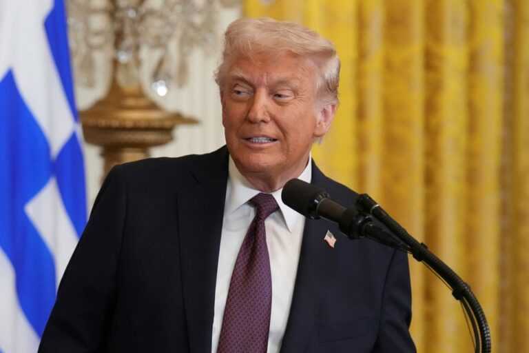 Δασμοί 25% στις εισαγωγές: Η νέα στρατηγική του Τραμπ για την αυτοκινητοβιομηχανία.