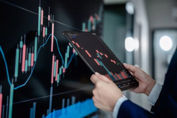 Χρηματιστηριακό πάρτι! Το «πάγωμα» των επιτοκίων εκτοξεύει τις αγορές