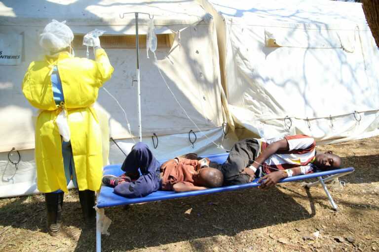 Ιλαρά, μηνιγγίτιδα, κίτρινος πυρετός: Ασθένειες εξαπλώνονται ξανά και φέρνουν νέα υγειονομική κρίση