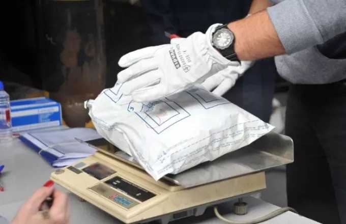 Σοκ! 9 κιλά ναρκωτικών εντοπίστηκαν σε ταχυδρομικά δέματα από τον Καναδά!
