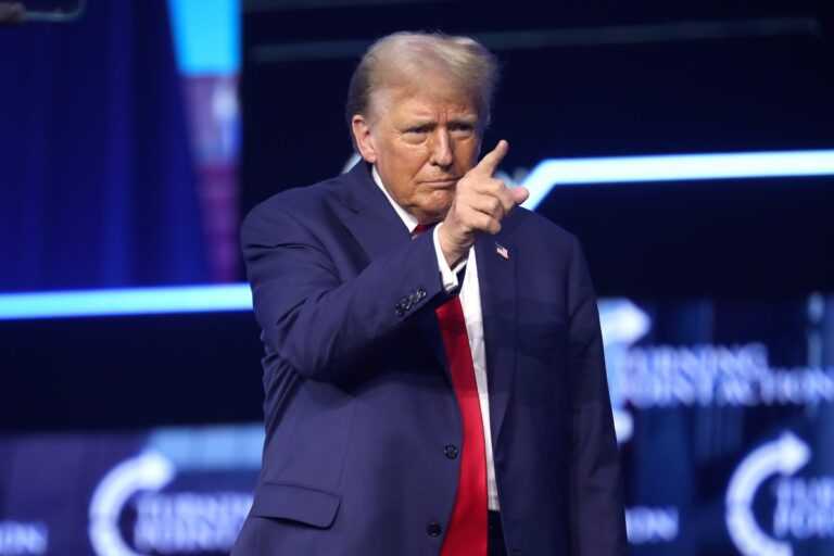 Πυρηνικό πρόγραμμα Ιράν: Ο Τραμπ απειλεί με στρατιωτική επέμβαση – «Θα σας βομβαρδίσουμε σε κλίμακα που δεν έχετε ξανά δει ποτέ!»