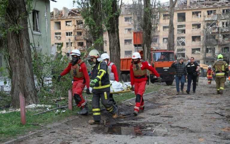 Η Ρωσία χτυπά ξανά: Δραματικές στιγμές στην πρωτεύουσα της Ουκρανίας! – 9 νεκροί και 63 τραυματίες