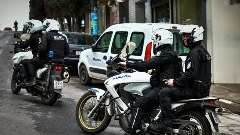 ΕΚΤΑΚΤΟ: Μαφιόζικη δολοφονία άνδρα εμπλεκόμενου με την Greek Mafia στο πιο πολυσύχναστο σημείο του Χαλανδρίου – Δέχθηκε βροχή πυροβολισμών μέσα από διερχόμενο αυτοκίνητο