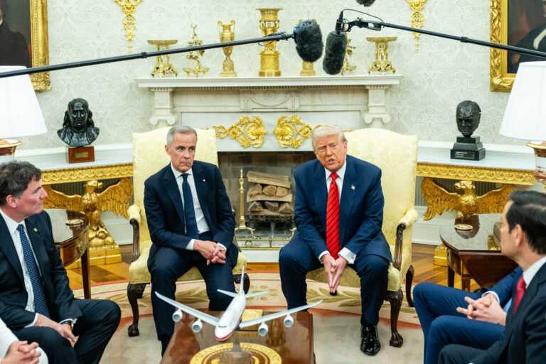 Τραμπ προς Κάρνεϊ: «Ποτέ μην λες ποτέ» για την ένωση Καναδά-ΗΠΑ