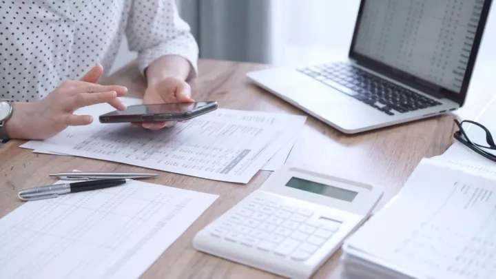 Νέα κίνητρα για συνεπείς φορολογούμενους – Πώς επιβραβεύονται οι πολίτες