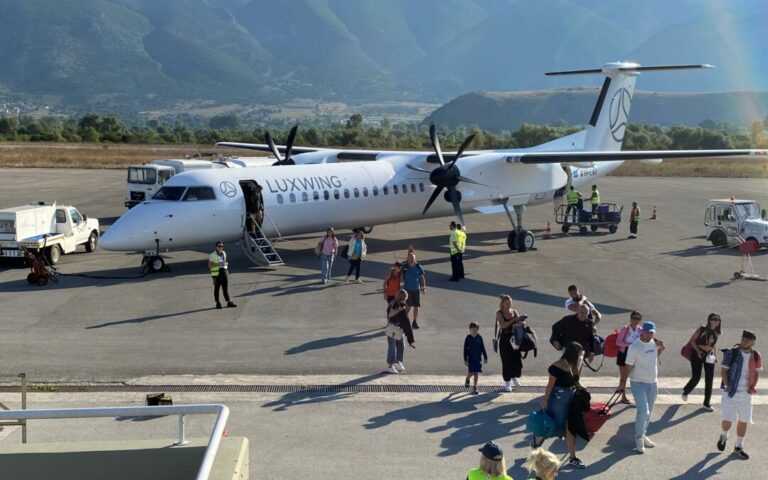 Η πρώτη διεθνής πτήση charter για τη φετινή σεζόν προσγειώθηκε στο αεροδρόμιο των Ιωαννίνων