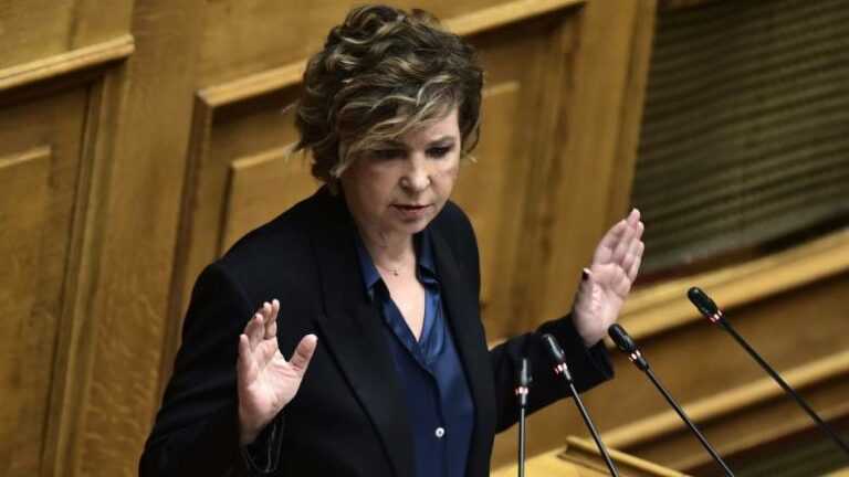 Όλγα Γεροβασίλη: Απαράδεκτη και πρωτοφανής η απαξίωση ιδιοκτησιών πολιτών σε οικισμούς κάτω των 2.000 κατοίκων