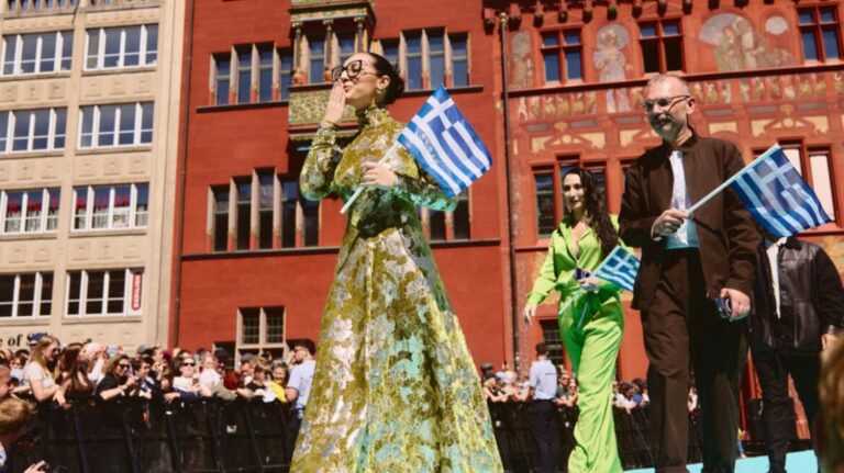 Η Κλαυδία στο Τιρκουάζ Χαλί – Η Ελλάδα στη σκηνή της Eurovision με την «Αστερομάτα»