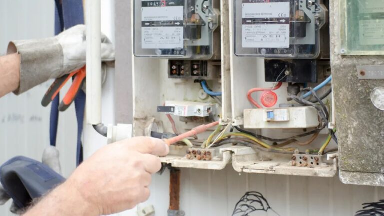 Διπλάσιο τιμολόγιο για ρευματοκλοπή: Αυστηρά πρόστιμα από τον Ιούνιο – Πώς θα υπολογίζονται οι νέες χρεώσεις