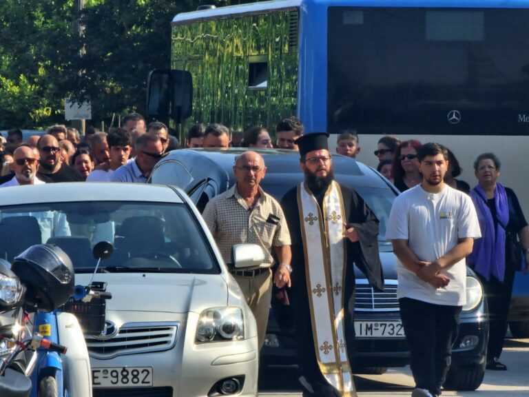 Ανείπωτος θρήνος στην Άρτα – Το χωριό πάγωσε αποχαιρετώντας τον 15χρονο ήρωα του Άραχθου