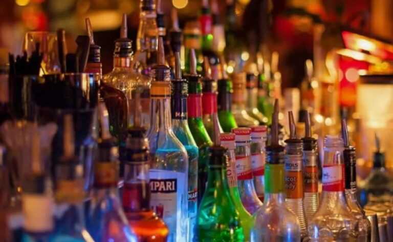 Ιωάννινα: Δύο ιδιοκτήτες καταστημάτων συνελήφθησαν για πώληση αλκοόλ σε ανηλίκους