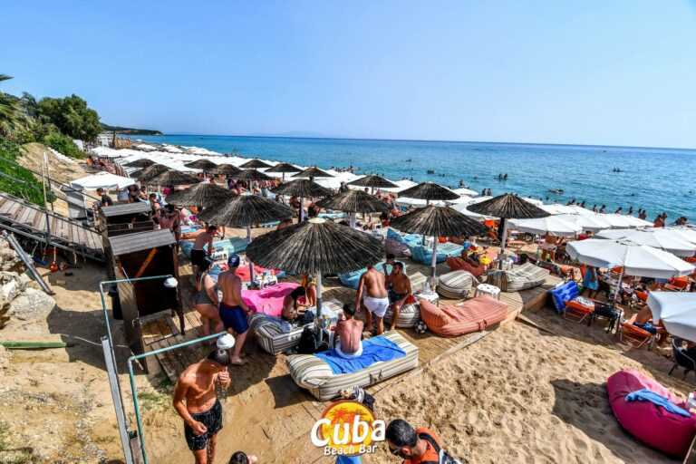 Γεμάτες οι ακτές της Ηπείρου – Στα ύψη η πληρότητα, στα… όρια το νερό