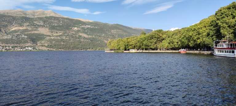 Παμβώτιδα: Στο μικροσκόπιο της Βουλής οι καθυστερήσεις στην Ειδική Περιβαλλοντική Μελέτη