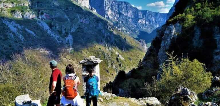 Αγωνία στο Ζαγόρι: Σε εξέλιξη οι έρευνες για την 65χρονη Ολλανδή τουρίστρια