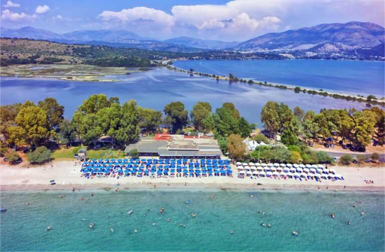 Ηγουμενίτσα: Ξεκινά η μελέτη για την προστασία των παραλιών Δρέπανο και Μακρυγυάλι – Υπογράφηκε η σύμβαση