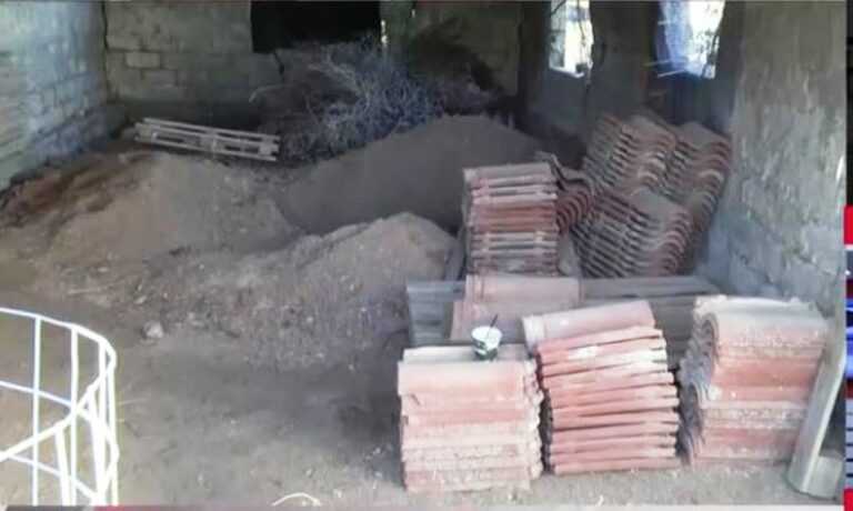 Καταιγιστικές αποκαλύψεις με την 62χρονη διευθύντρια ΚΕΠ που είχε θάψει τη μητέρα της σε στάβλο, για να εισπράττει τη σύνταξη