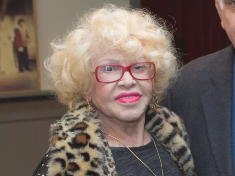 Στα δικαστήρια η διαθήκη της Καίτης Γκρέυ – Ο γιος της κάνει λόγο για πλαστογραφία