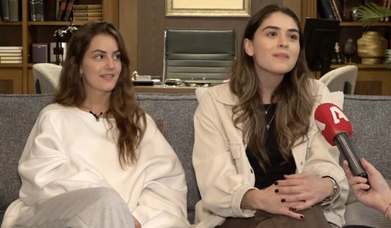 «Το “Σόι Σου” επιστρέφει στον ALPHA – Οι κόρες του Σάββα και της Λυδίας μιλούν για το comeback που δεν περίμεναν»