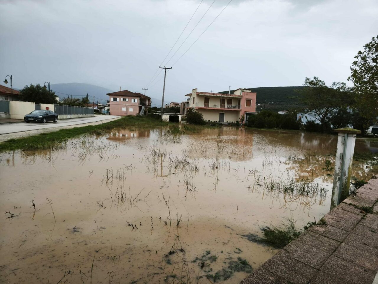 «Βόνιτσα πνιγμένη στη λάσπη – Σοκαριστικές εικόνες από την κακοκαιρία»