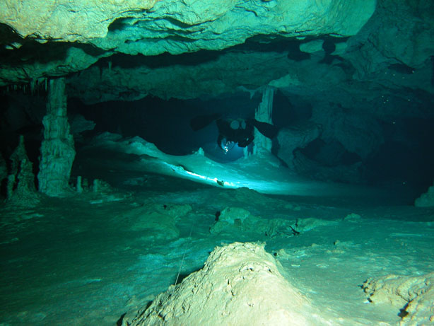 Ox Bel Ha: Η μεγαλύτερη υποβρύχια σπηλιά στον κόσμο μεγαλώνει κι άλλο