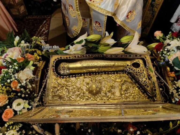 Η Παραμυθιά τιμά τον Άγιο Αναστάσιο με λαμπρές εκδηλώσεις και υποδέχεται τα Ιερά Λείψανα της Αγίας Άννης