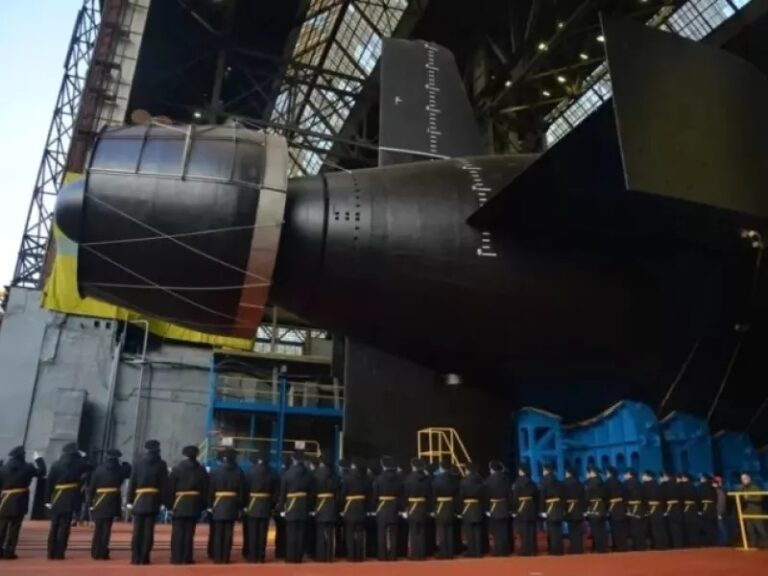 Η Ρωσία αποκαλύπτει το υποβρύχιο «Khabarovsk» με το drone Poseidon – Νέα εποχή στον πυρηνικό εξοπλισμό της Μόσχας