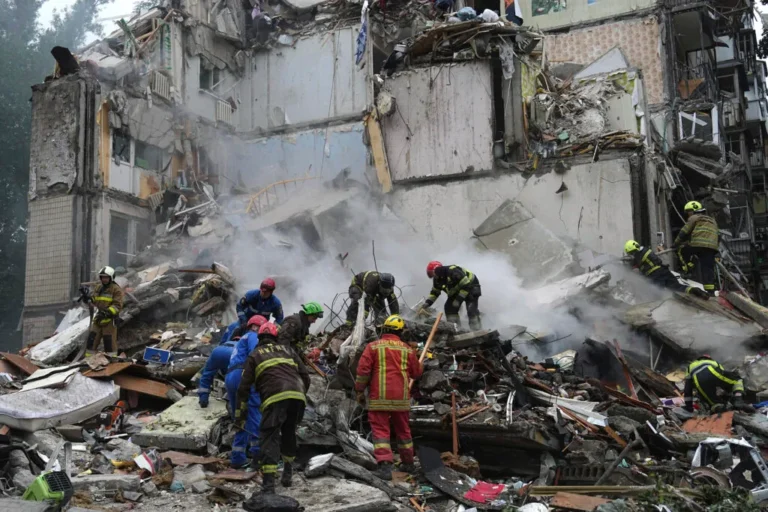 «Μαζική επίθεση» της Ρωσίας σε ενεργειακές υποδομές της Ουκρανίας – Εκρήξεις συγκλονίζουν το Κίεβο