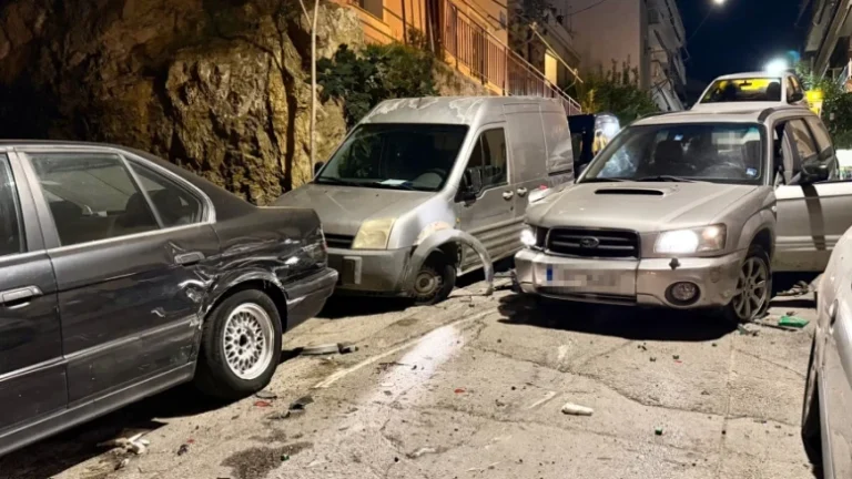 Θανατηφόρο τροχαίο στο Παγκράτι: – Η 72χρονη σκοτώθηκε μπροστά στην ΑμεΑ κόρη της από εκσφενδονισμένο προφυλακτήρα