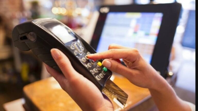 e-Αποδείξεις 2025: Όρια, εξαιρέσεις και παγίδες – Τι πρέπει να ξέρουν οι φορολογούμενοι